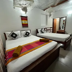 Couette-café Crystal, Kandy